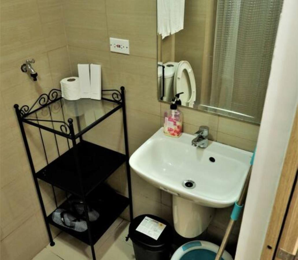 Moa Pasay 1156 Shore Residences Hotel Vibe Staycation Exterior photo